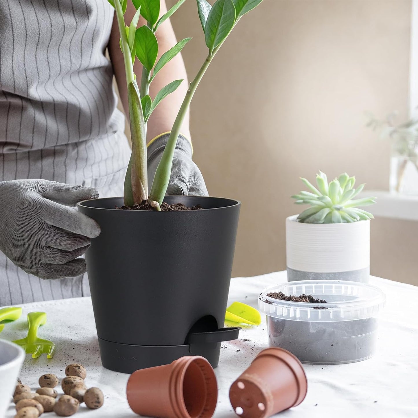 5 Pack 5 inch Self-Watering Pots, African Violets Planter with Drainage Holes and Reservoir, Black Plastic Planter for Indoor Outdoor Plants Flowers and Houseplants Black, 5 inch 5 pcs