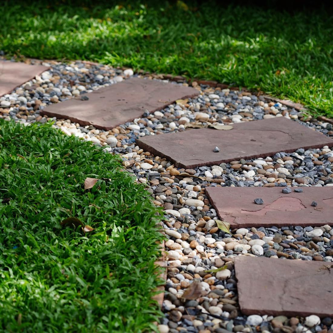 20lbs Aquarium Rocks, 5/8" Natural River Rocks for Plants Decorative Polished Mixed Pebbles for Fish Tank, Landscaping, Gardening, Flower Pots, Vase Fillers, Indoor Water Fountains