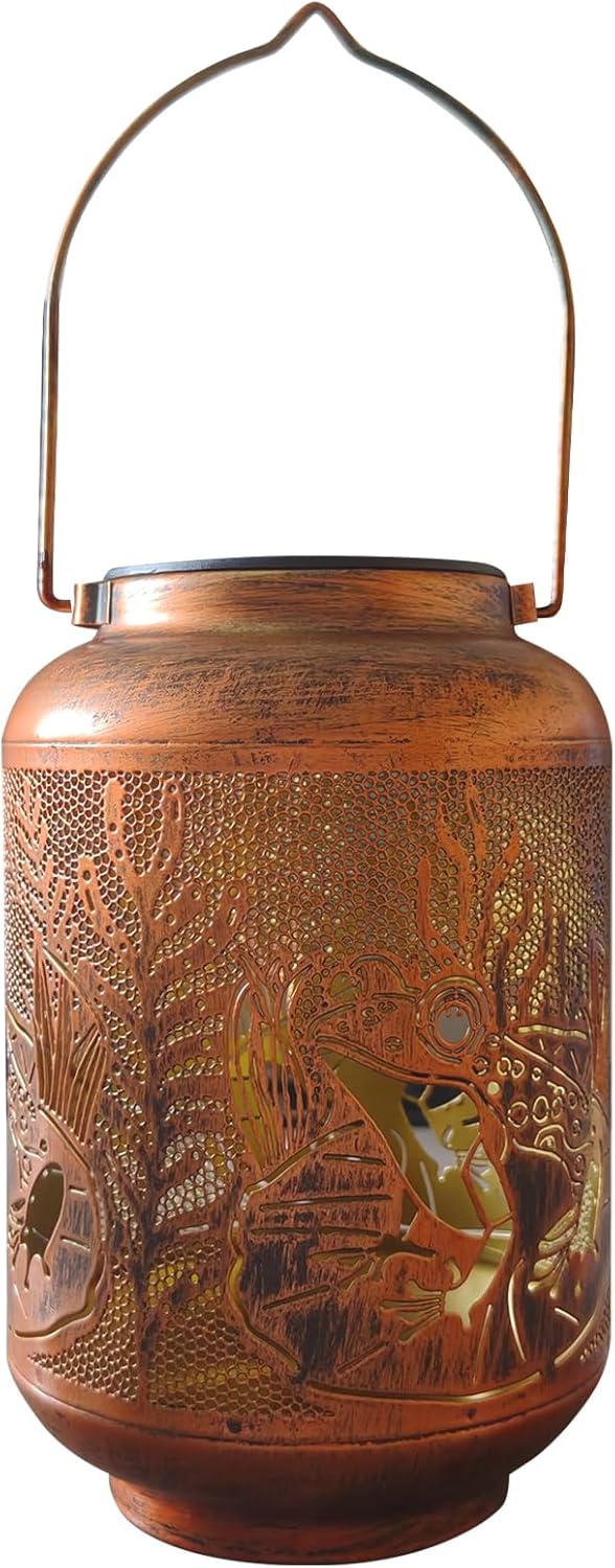 Frog Outdoor Solar Waterproof Light Retro Wrought Iron Hollow LED Light, Waterproof Garden Decorative Light, with Projection Function, Suitable for Balconies, Lawns, and Courtyard Landscapes.