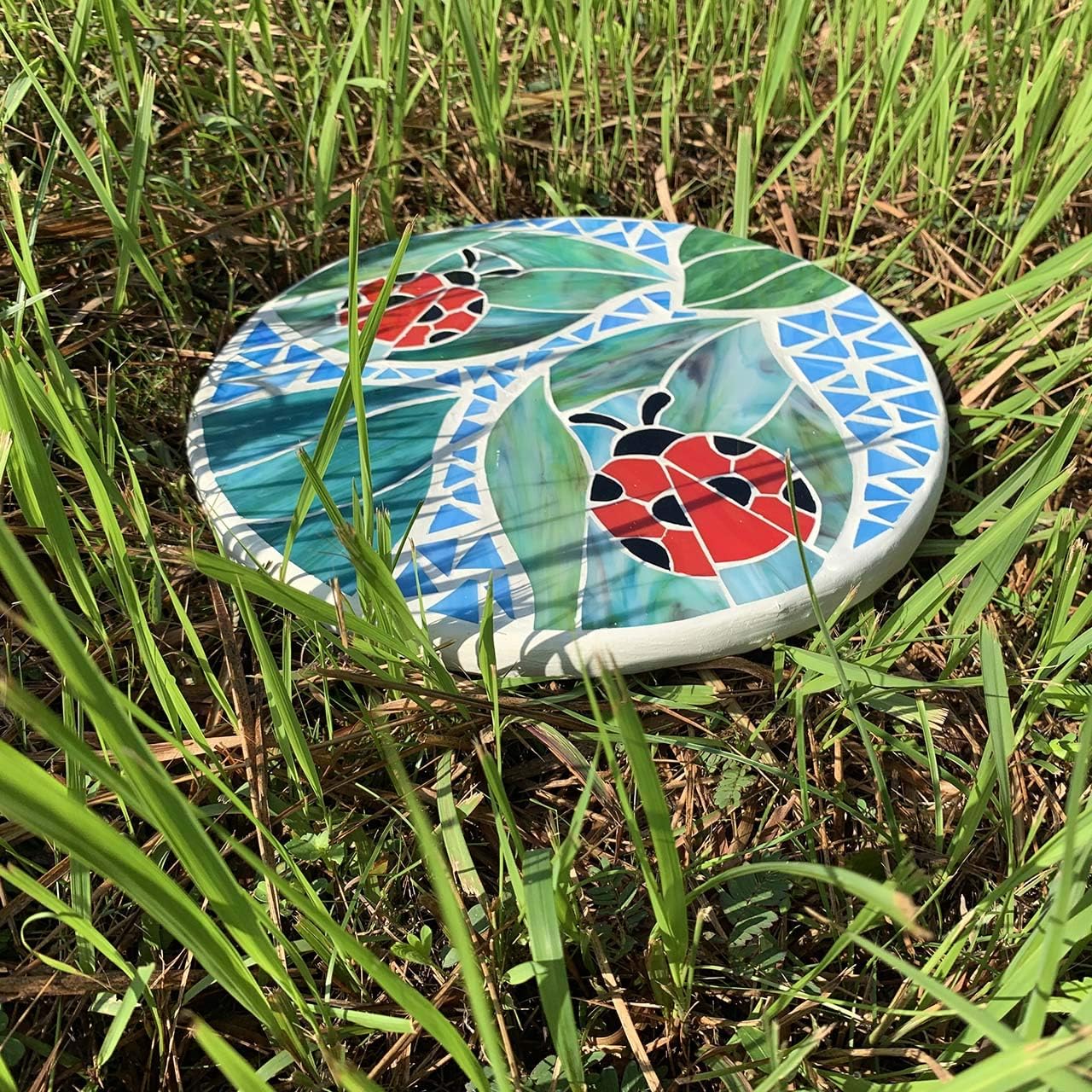Bieye MSS001 Tiffany Style Stained Glass Mosaic Decorative Stepping Stone for Garden Decor (12" Round, Ladybug)