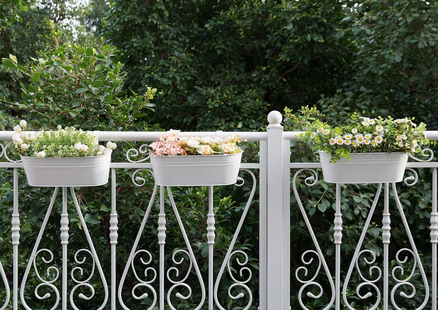 Dahey 3 Pcs Metal Iron Hanging Flower Pots for Railing Fence 15.7 Inch Hanging Bucket Pots Countryside Style Window Flower Plant Holder with Detachable Hooks for Garden Yard Home Decor, White