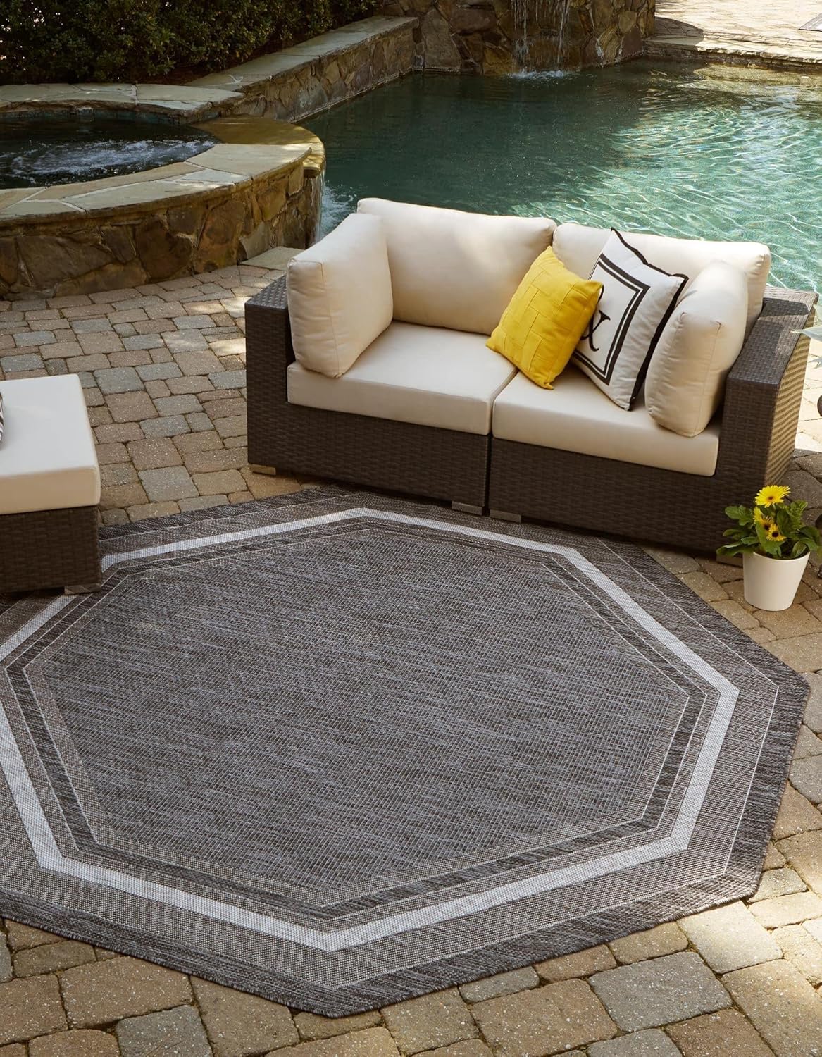 Unique Loom Outdoor Border Collection Area Rug - Soft Border (5' 3" Octagon, Black/ Ivory)