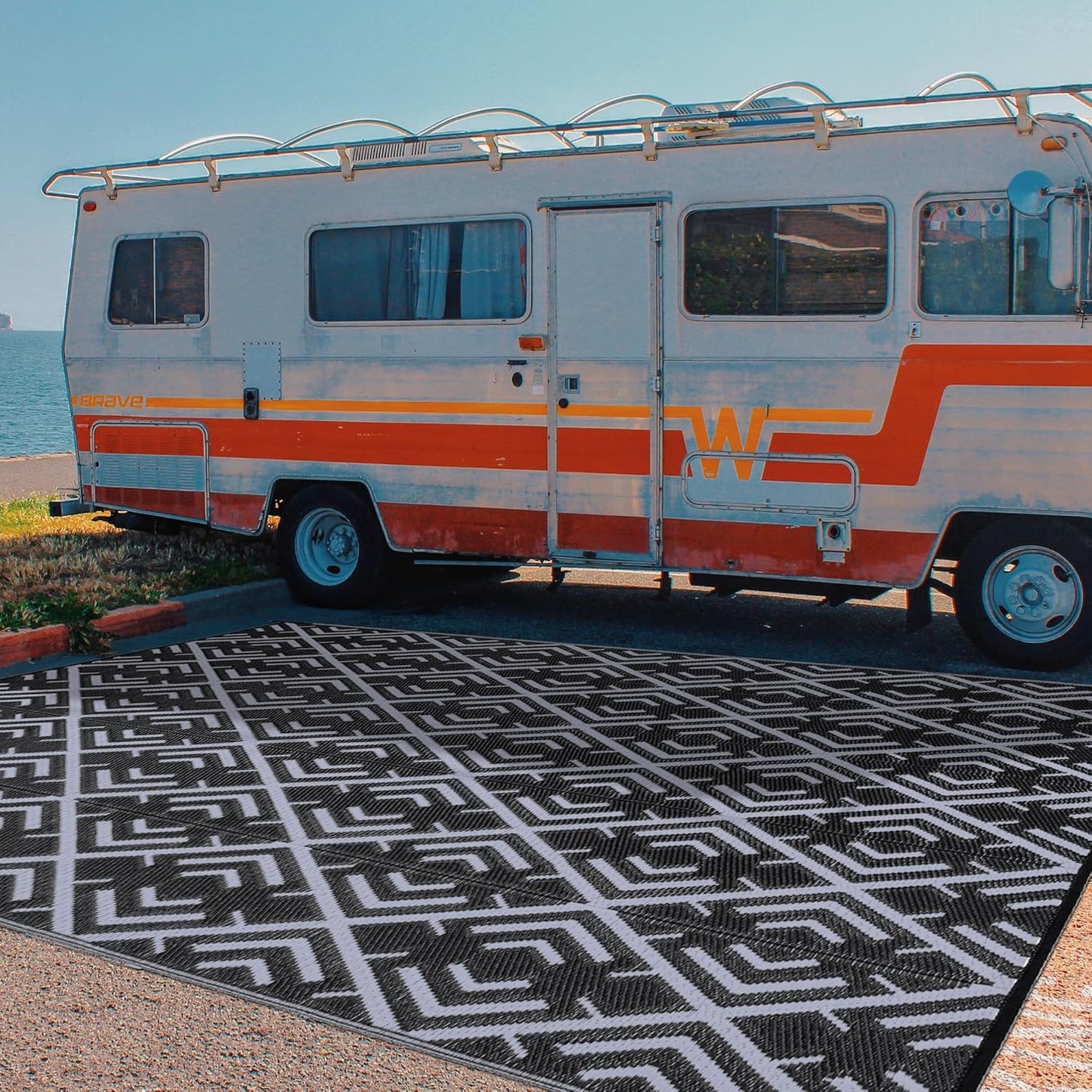 Outdoor Plastic Straw Rug, Waterproof Outdoor Rugs for Patios Clearance, Reversible Area Rug, Large Outside Carpet for Camping, Balcony, RV, Deck, Picnic, Beach (6x9ft Boho/Black&Grey)