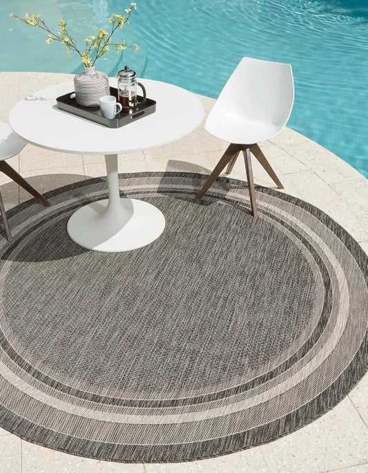 Unique Loom Outdoor Border Collection Area Rug - Soft Border (4' 1" Round, Black/ Ivory)