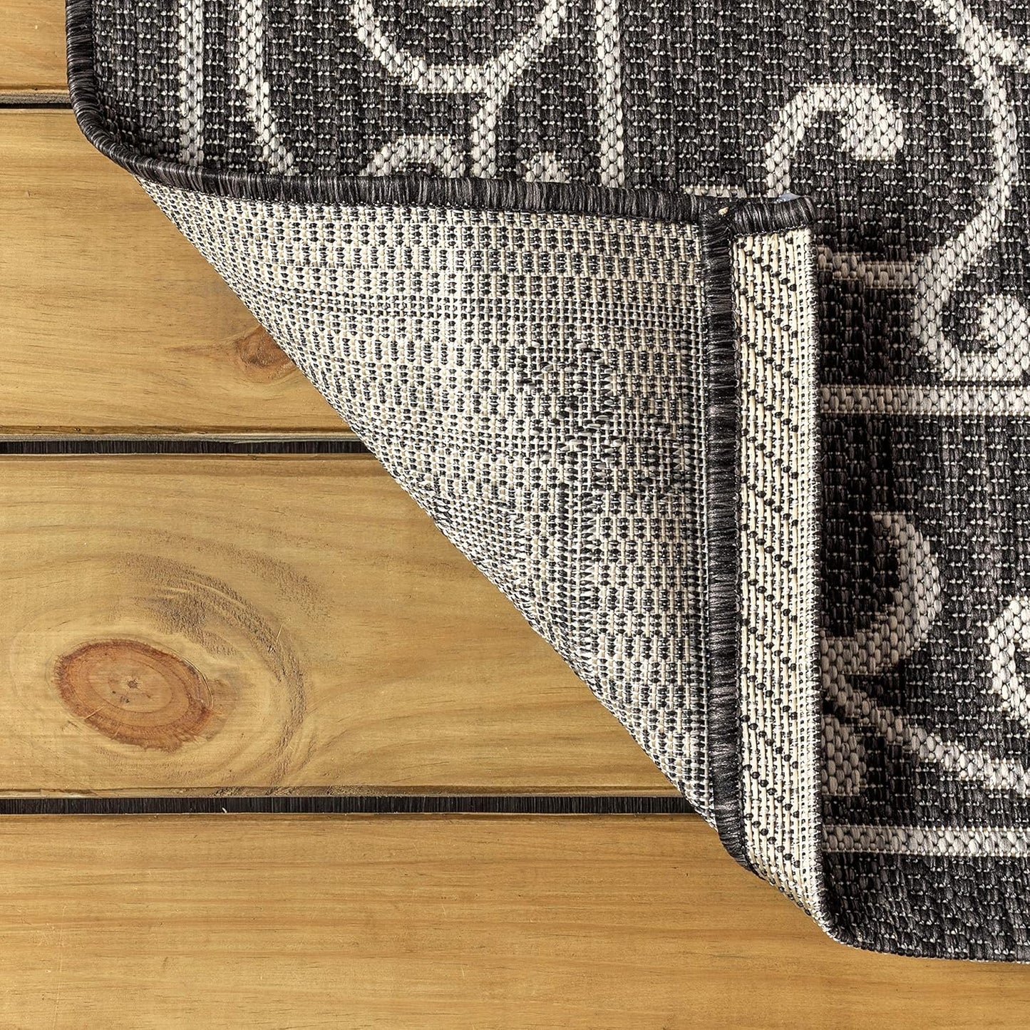 JONATHAN Y SMB106G-6 Charleston Vintage Filigree Textured Weave Black/Gray 6 ft. x 9 ft. Indoor/Outdoor Area Rug, Pet Friendly, Non-Shedding, Stain Resistant, Easy-Cleaning for Backyard, Patio, Porch